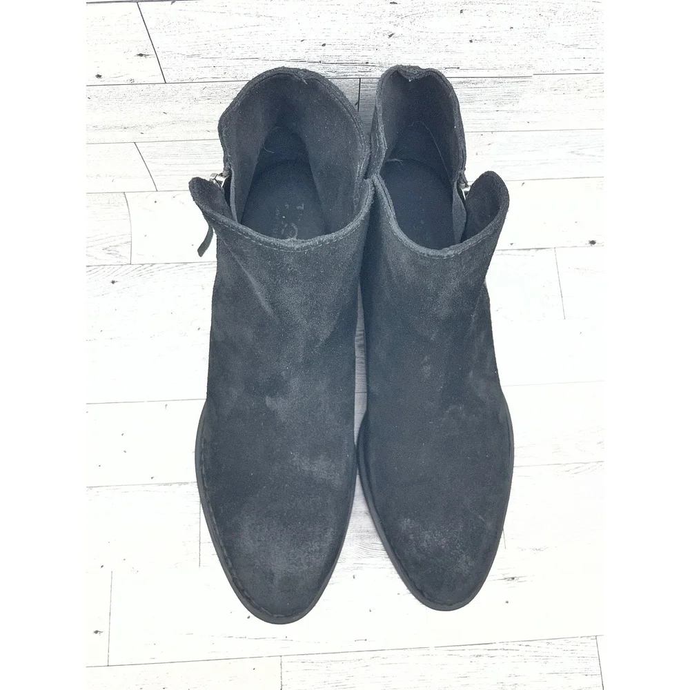 Born black suede